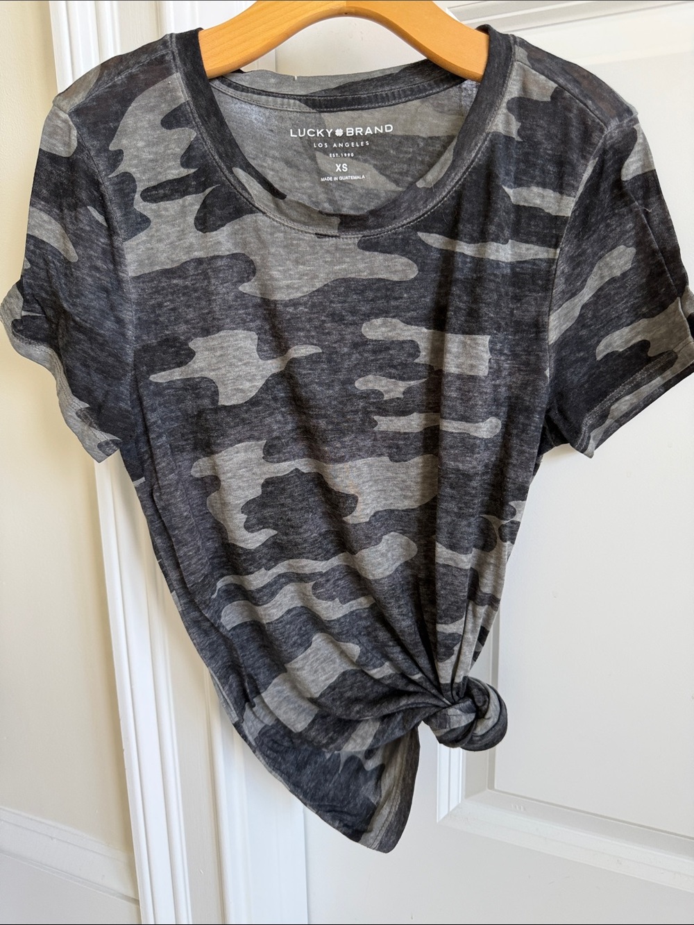 Lucky Brand Gray & Charcoal Camo Tee slub XS NWOT